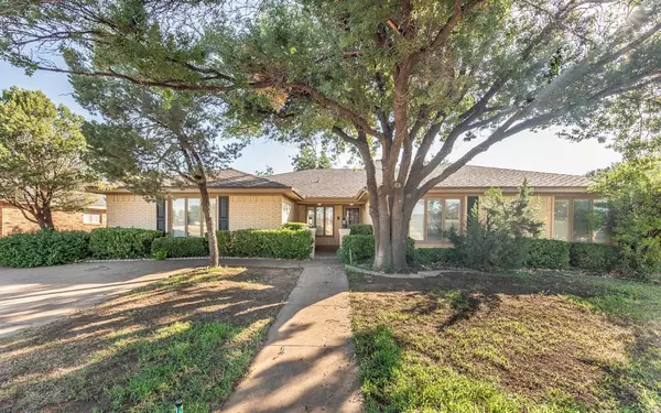 8011 8011 Winston Avenue, Lubbock, TX 79424