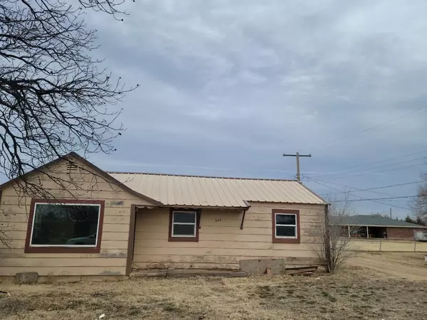 207 11th Street, Ralls, TX 79357