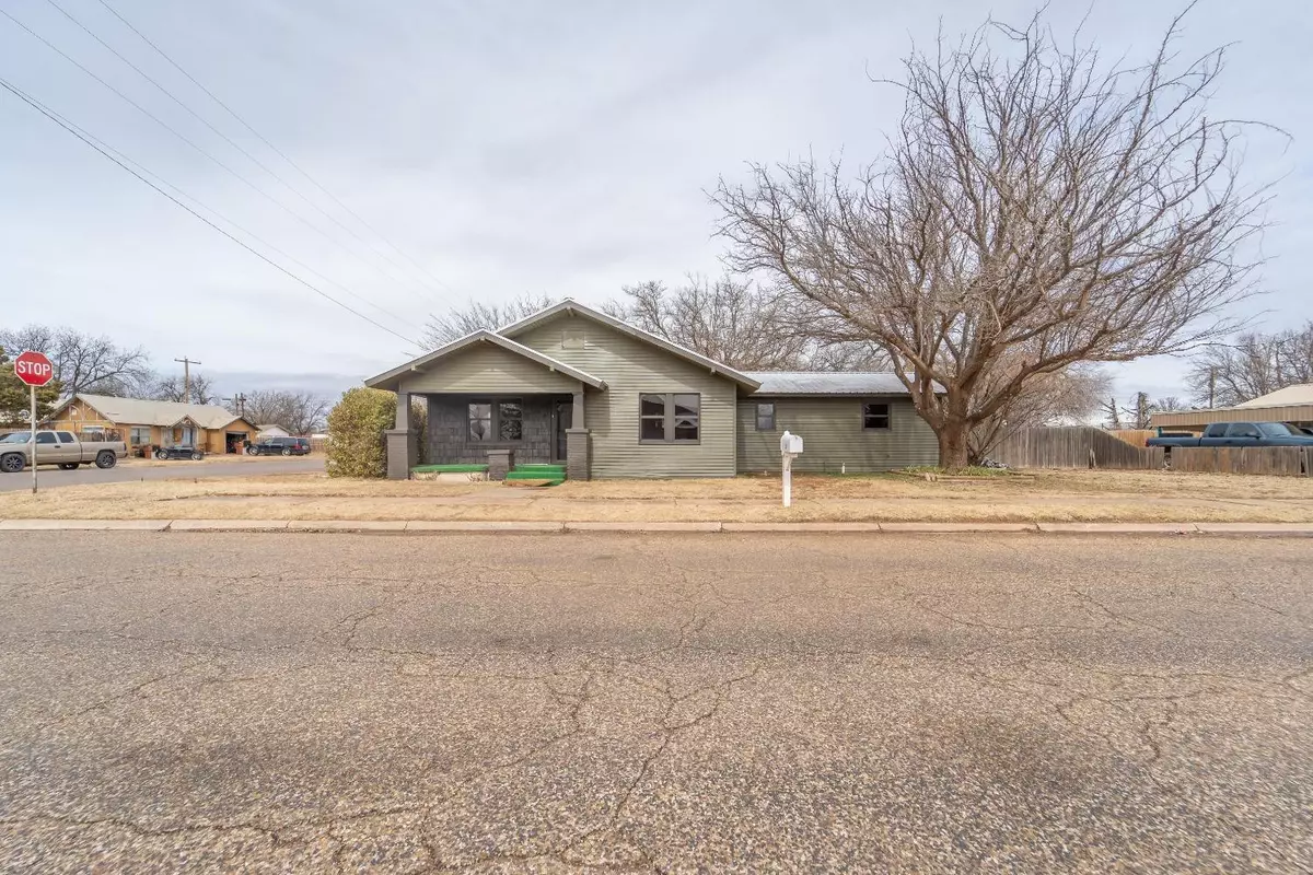 Tahoka, TX 79373,1728 N 1st Street