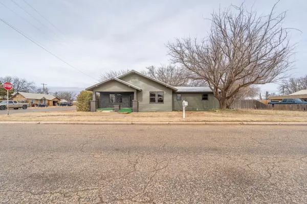 1728 N 1st Street, Tahoka, TX 79373