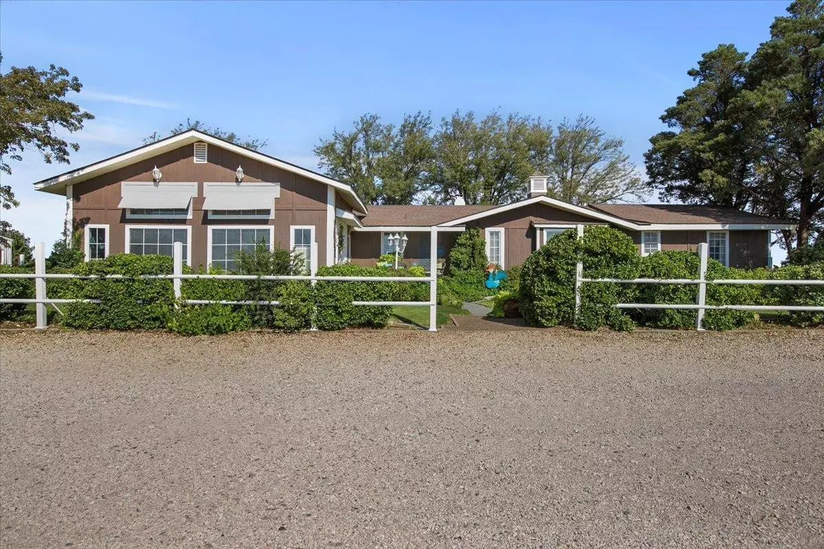 Seagraves, TX 79359,1155 County Road 211