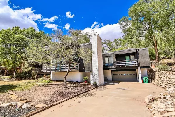 40 E Lakeshore Drive, Ransom Canyon, TX 79366