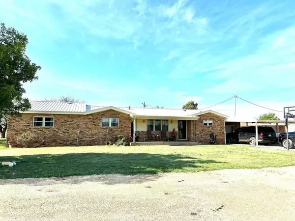 Lockney, TX 79241,1105 SW 8th