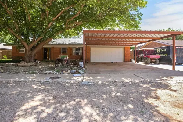 205 Smith Avenue, New Home, TX 79381