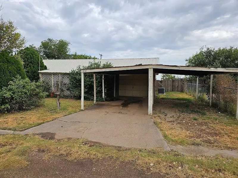 410 E 9th Street, Anton, TX 79313