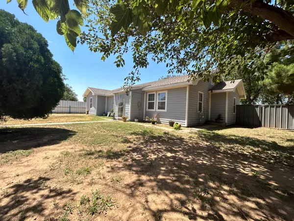 TX 79351,606 12th Street