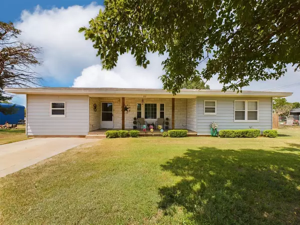 810 3rd Street, Abernathy, TX 79311