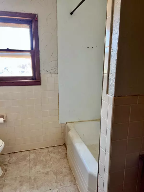 Ralls, TX 79357,815 Ave A