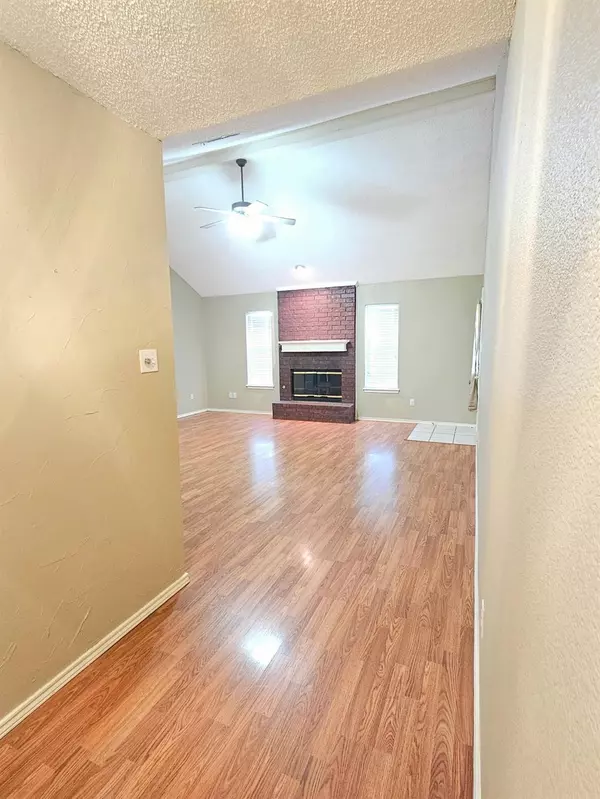 Meadow, TX 79345,207 N Renfro