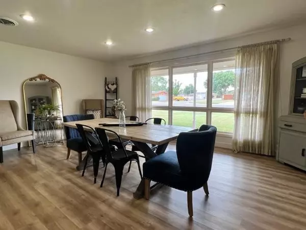 Brownfield, TX 79316,1302 E Hester