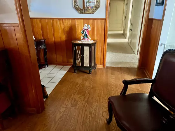 Lorenzo, TX 79343,704 2nd Street