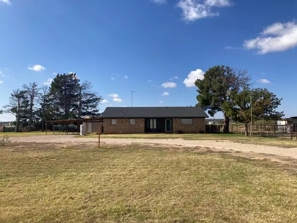 1003 N Ave S, Post, TX 79356
