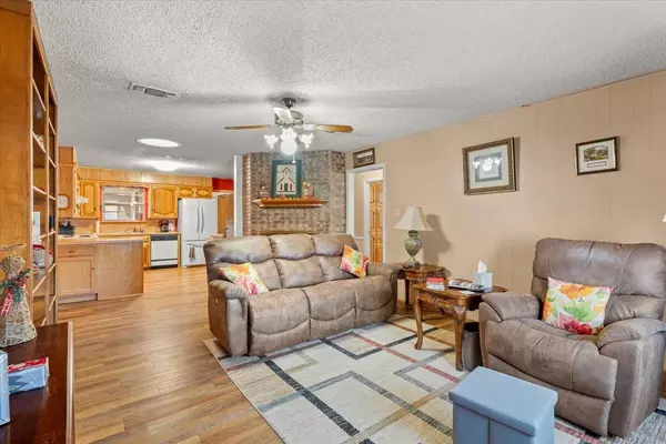 Sundown, TX 79372,305 W 6th Street