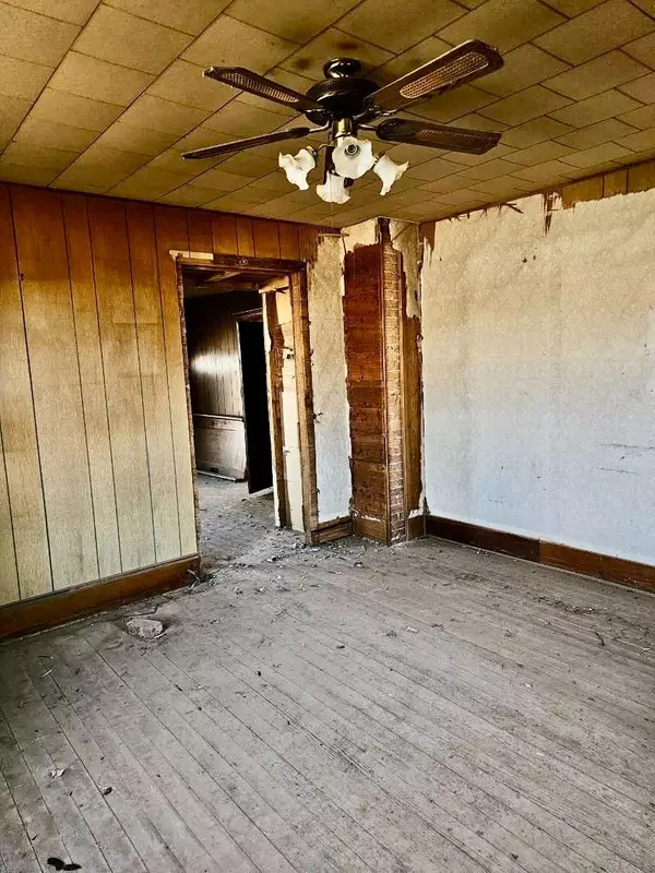 Tulia, TX 79088,511 N Briscoe Avenue