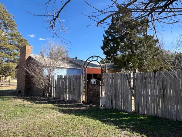 Lorenzo, TX 79343,302 Jackson