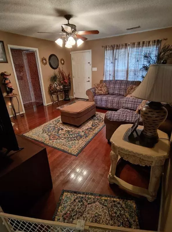 Lubbock, TX 79404,517 77th Street