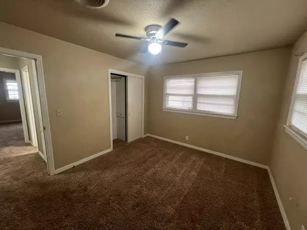 Plainview, TX 79072,809 Yonkers Street