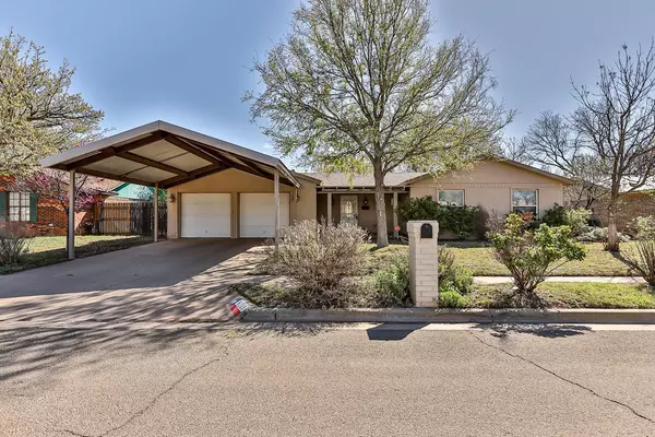 8205 Lynnhaven Avenue, Lubbock, TX 79423