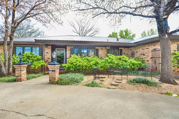 Crosbyton, TX 79322,501 S Keith Street