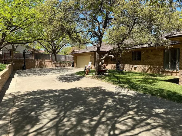 Plainview, TX 79072,102 Kirchwood Place