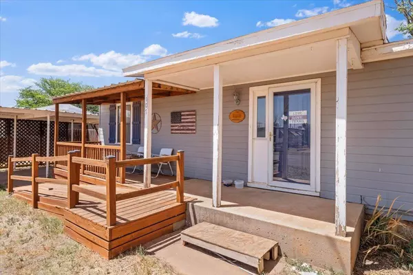 Sundown, TX 79372,107 E 8th Street