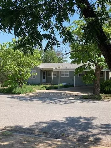 306 E Cedar Avenue, Muleshoe, TX 79347