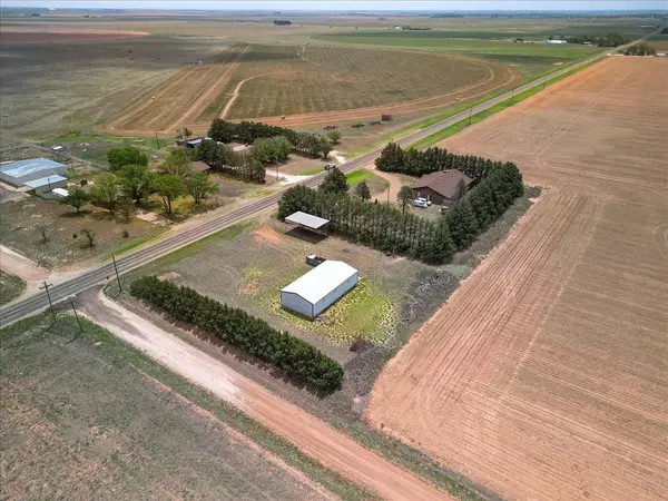 Earth, TX 79031,360 FM 1055