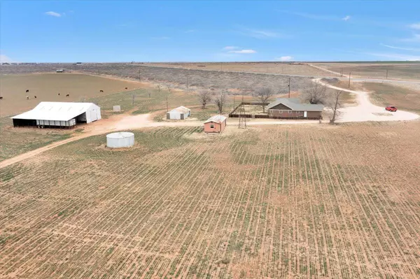 903 State Highway 214, Seminole, TX 79360