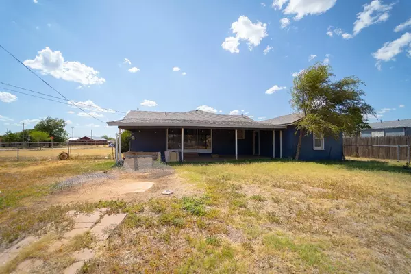 Crosbyton, TX 79322,329 S Durham Street