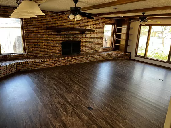 Floydada, TX 79235,908 W Houston Street