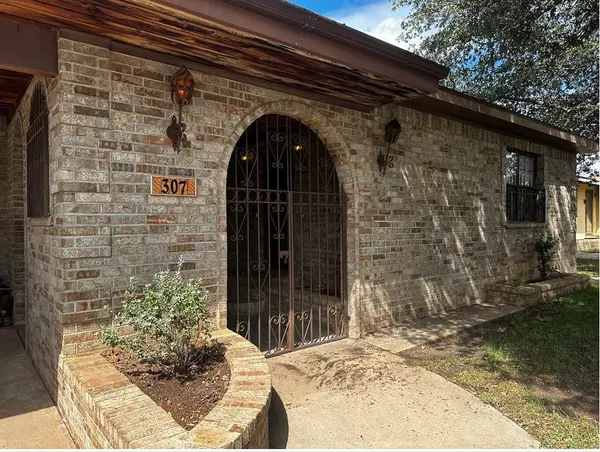 Snyder, TX 79549,307 33rd Street