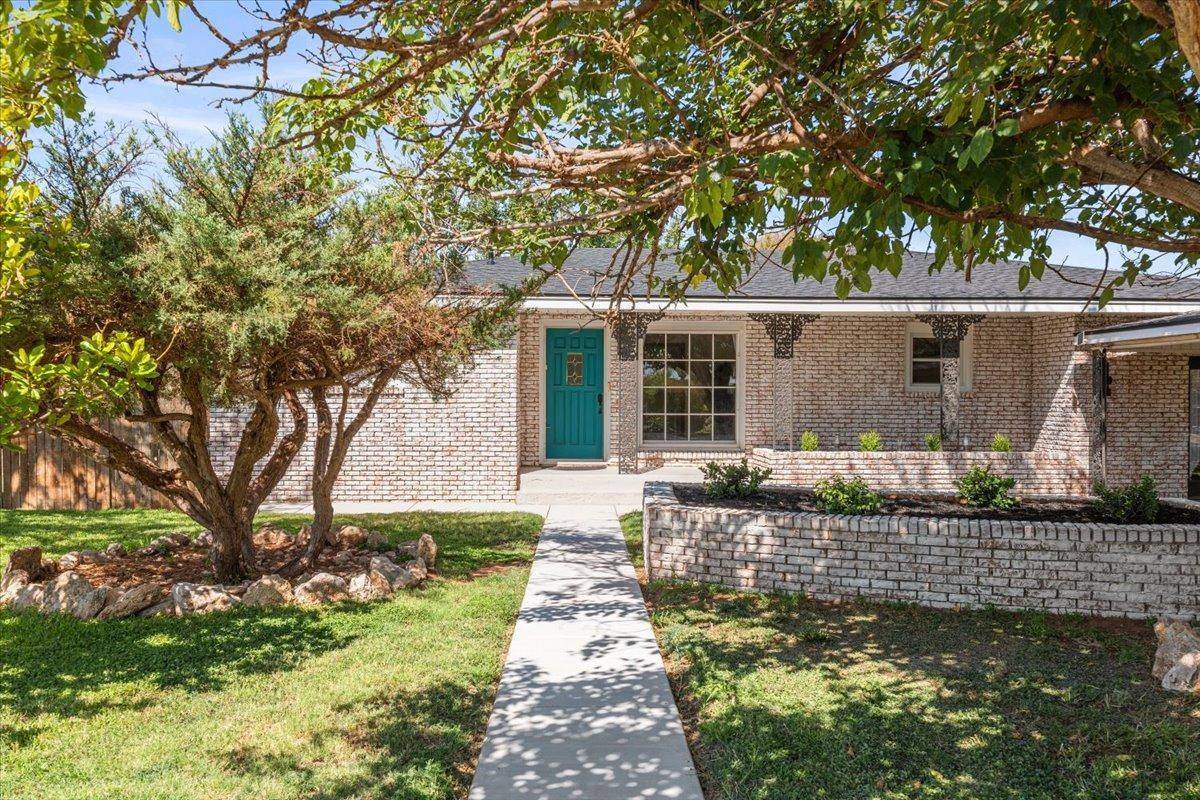 Levelland, TX 79336,827 N US Highway 385