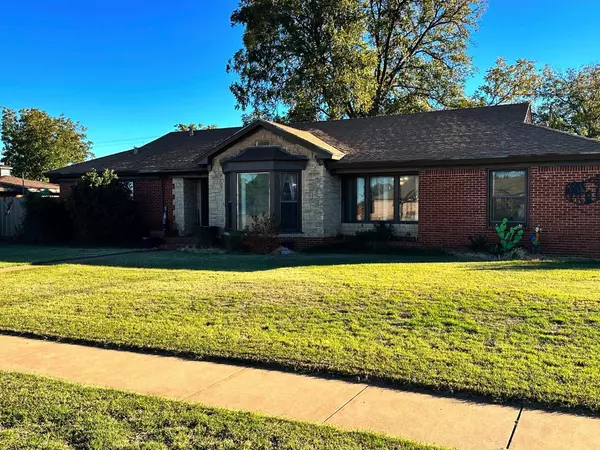 Post, TX 79356,915 W Main