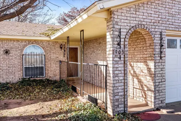 Sundown, TX 79372,903 E City Limits