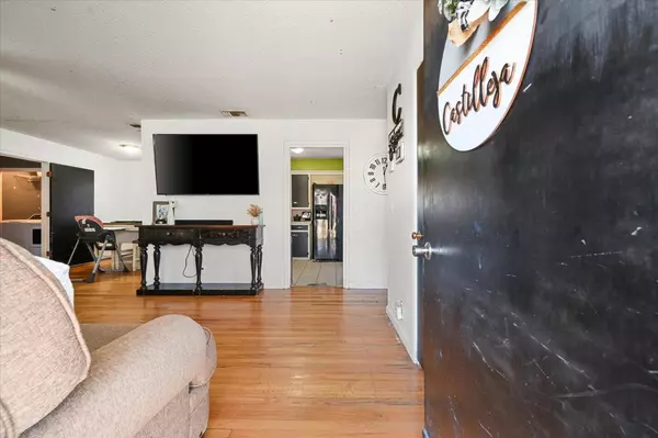 Ralls, TX 79357,1220 Ave L