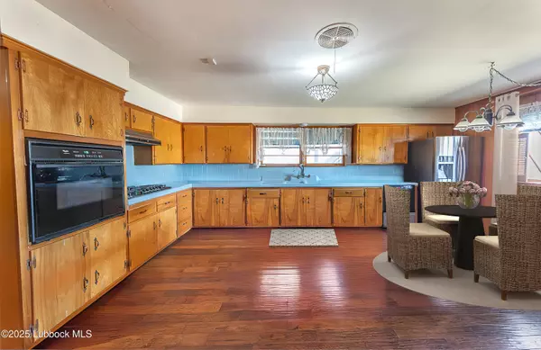 Ralls, TX 79357,1223 Main Avenue