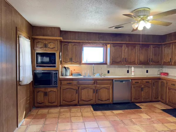 Denver City, TX 79323,604 W 5th Street