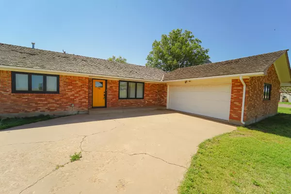 Tulia, TX 79088,741 N Dallas
