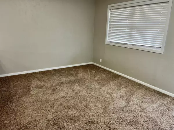 Lorenzo, TX 79343,904 5th Street