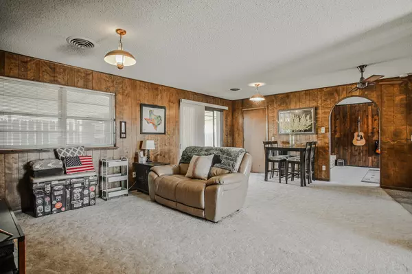 Floydada, TX 79235,128 W Mae Avenue