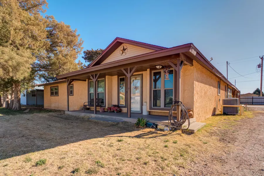 208 Duggan Avenue, Anton, TX 79313