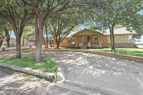 Sundown, TX 79336,1013 S School Avenue