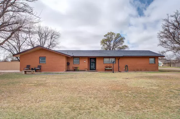 702 1st Street, Lorenzo, TX 79343