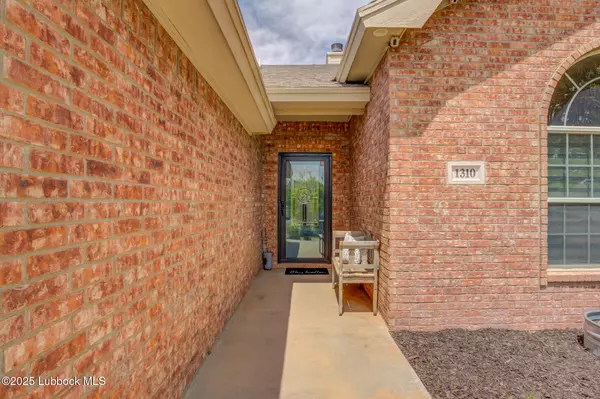 Wolfforth, TX 79382,1310 Yorkshire Avenue