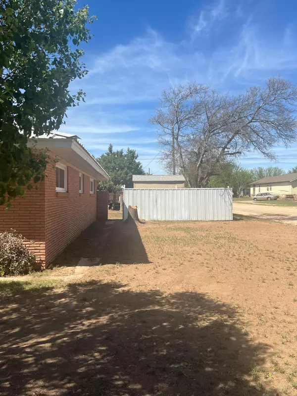 Anton, TX 79313,410 E Ellwood Boulevard