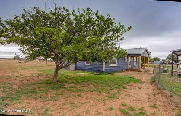 Smyer, TX 79367,810 Lovebird Road