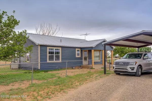 Smyer, TX 79367,810 Lovebird Road