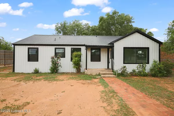 204 Chestnut Street, Ropesville, TX 79358