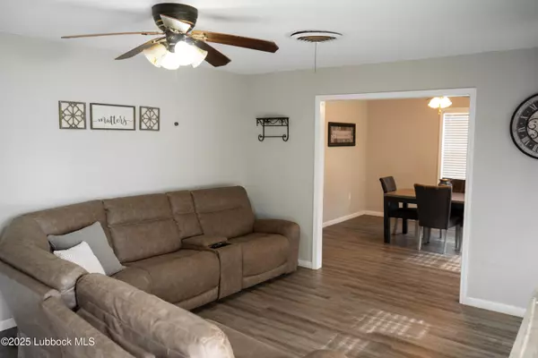 Post, TX 79356,123 S Avenue R