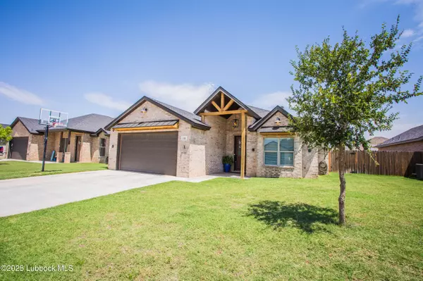 1111 16th Street, Shallowater, TX 79363